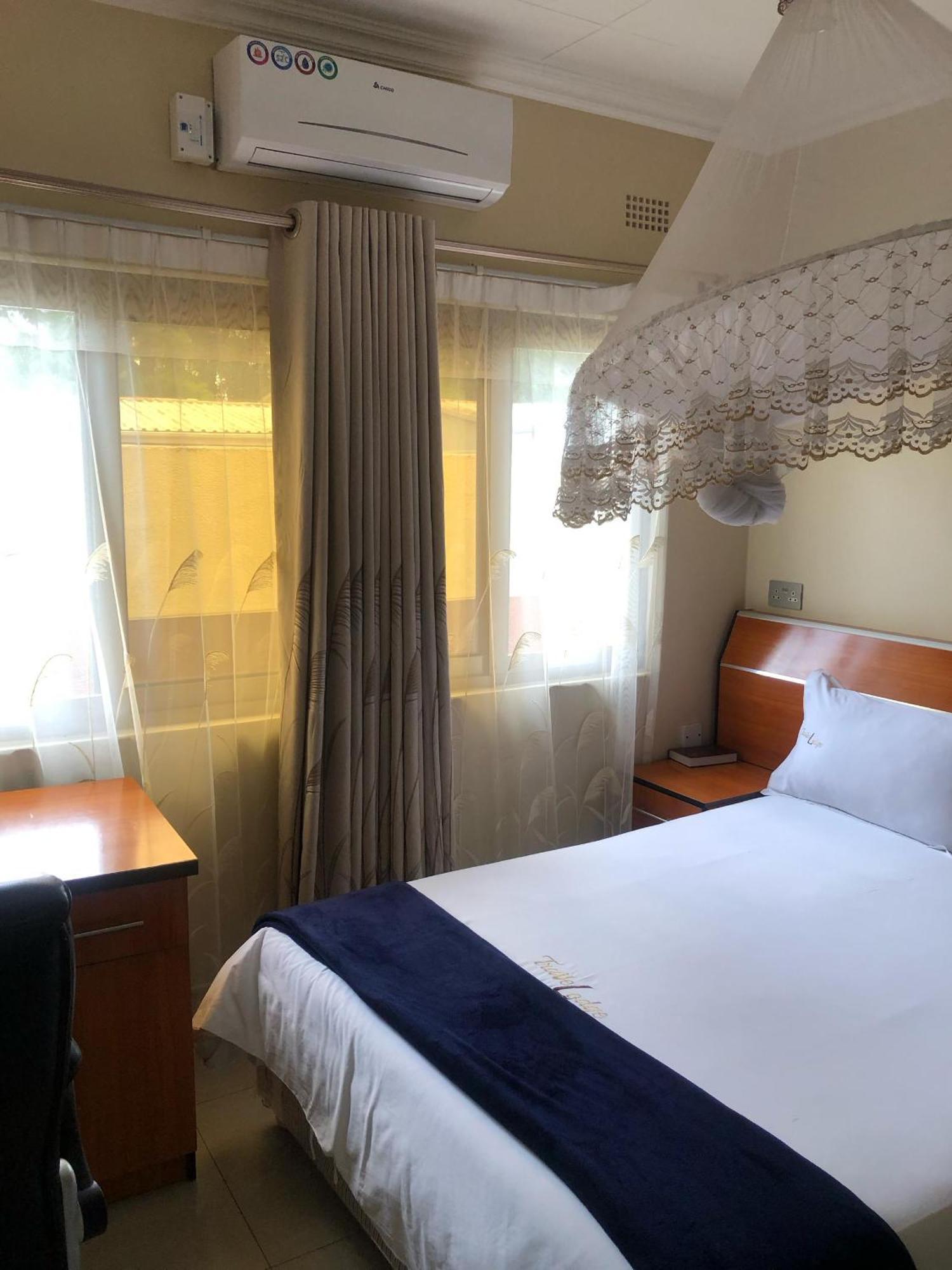 Travelodge ブランタイヤ エクステリア 写真